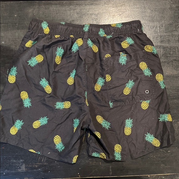 4/$15 Men’s Forever 21 Pineapple Print Swim Shorts Size Small - Picture 2 of 4